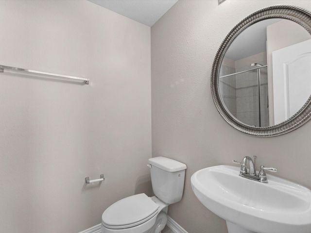 8707 W Crescent Lake Circle, Baytown, TX 77521
