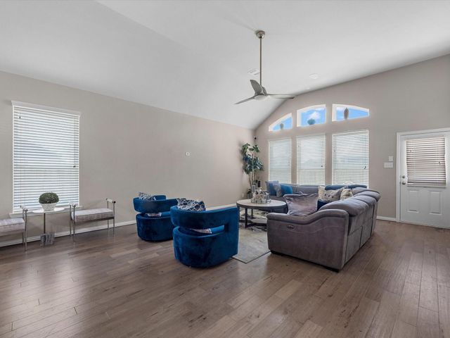 8707 W Crescent Lake Circle, Baytown, TX 77521