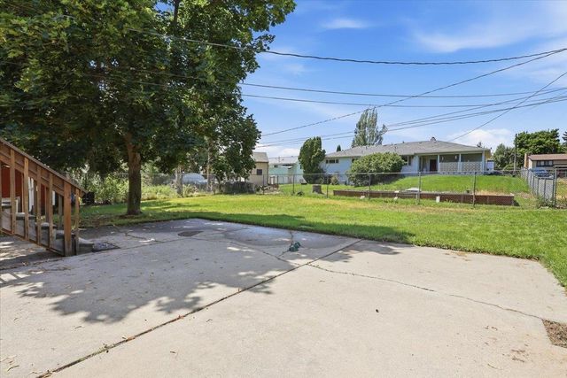 436 N 4th St, Cheney, WA 99004