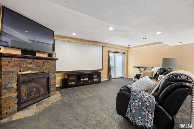 6 BROWNING Court, Washington, IL 61571