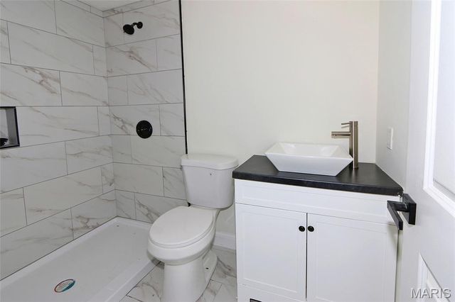 6919 Glenvale Court, Florissant, MO 63033