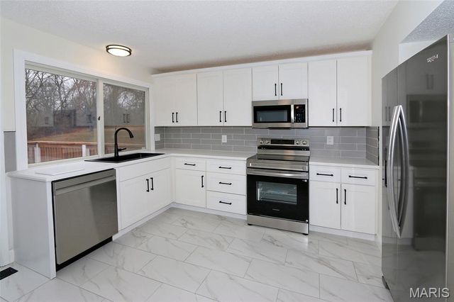 6919 Glenvale Court, Florissant, MO 63033