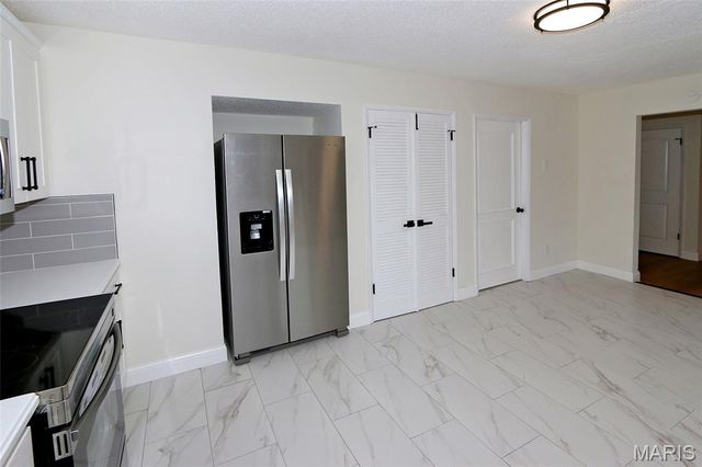 6919 Glenvale Court, Florissant, MO 63033