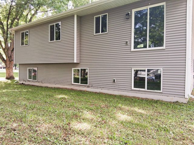 1930 Prospect Drive NE, Saint Cloud, MN 56304