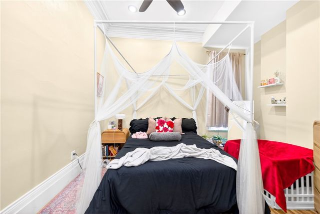 520 S Main St, West End, PA 15220