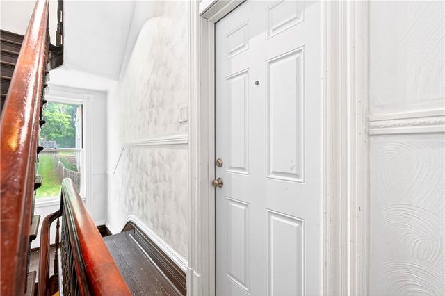 520 S Main St, West End, PA 15220