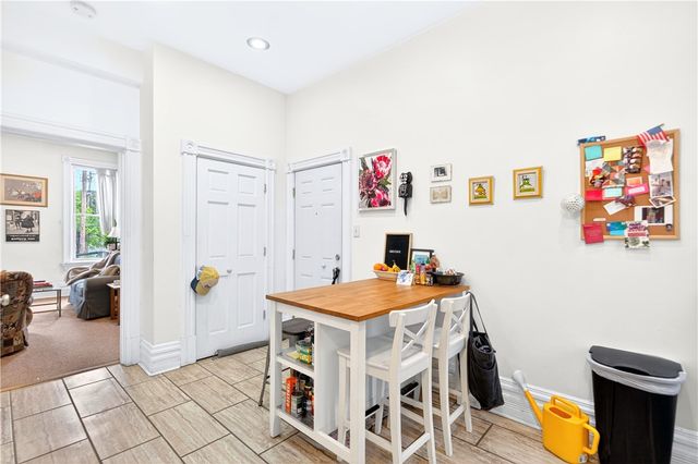 520 S Main St, West End, PA 15220