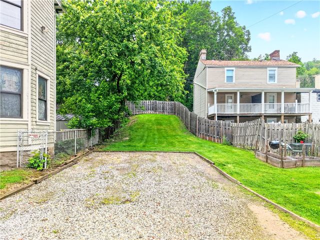 520 S Main St, West End, PA 15220