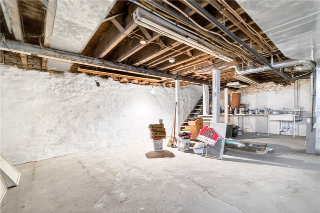 520 S Main St, West End, PA 15220