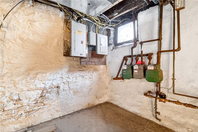 520 S Main St, West End, PA 15220