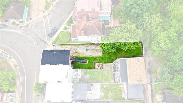 520 S Main St, West End, PA 15220
