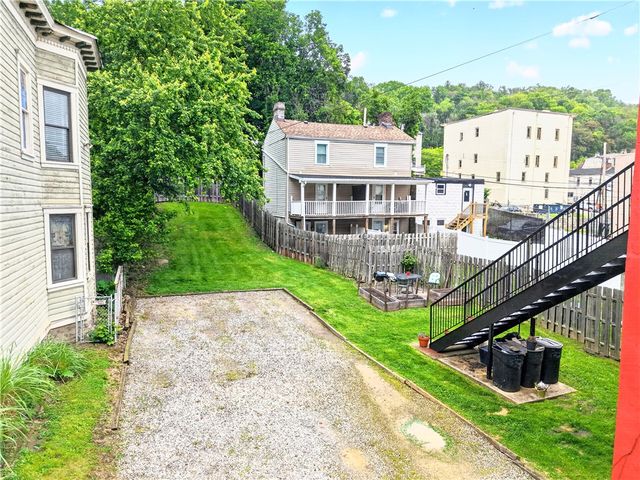 520 S Main St, West End, PA 15220