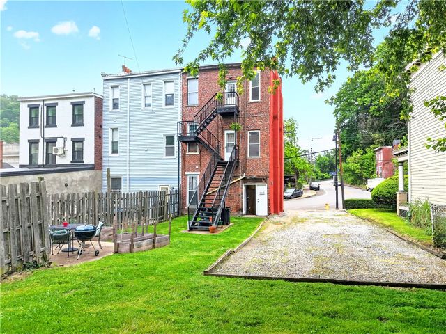 520 S Main St, West End, PA 15220