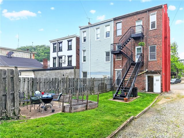 520 S Main St, West End, PA 15220