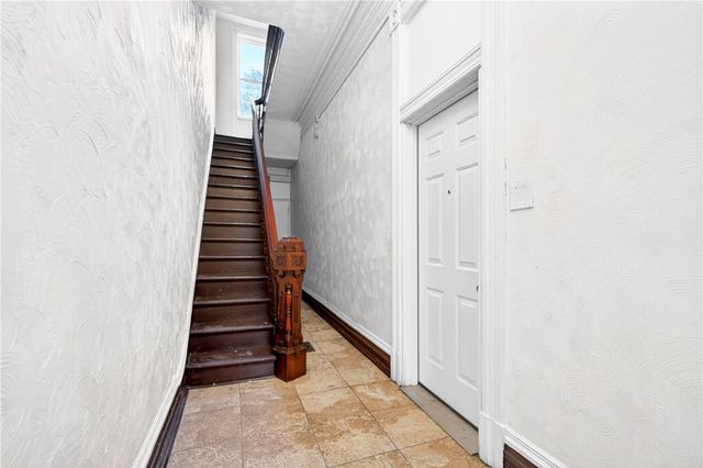 520 S Main St, West End, PA 15220