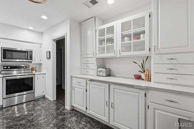 182 N Brentwood Boulevard 3, Clayton, MO 63105