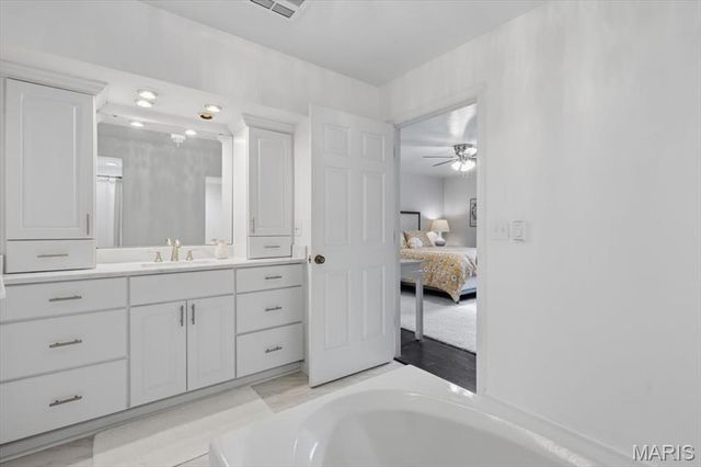 182 N Brentwood Boulevard 3, Clayton, MO 63105