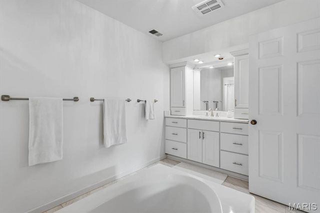 182 N Brentwood Boulevard 3, Clayton, MO 63105