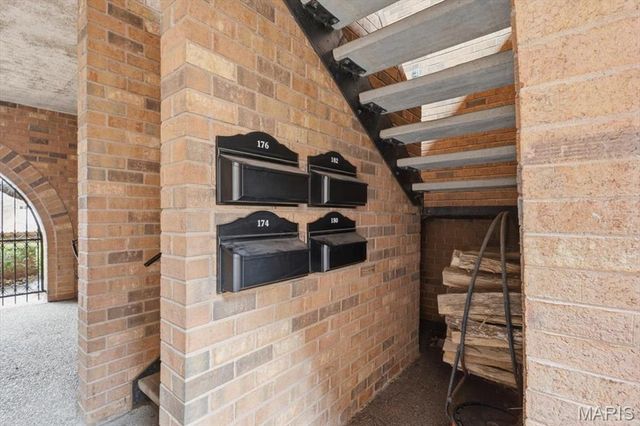 182 N Brentwood Boulevard 3, Clayton, MO 63105