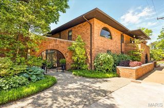 182 N Brentwood Boulevard 3, Clayton, MO 63105