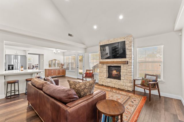 4204 S University Street, Visalia, CA 93277