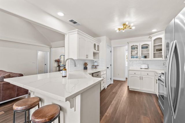 4204 S University Street, Visalia, CA 93277