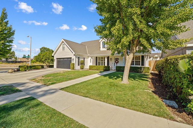 4204 S University Street, Visalia, CA 93277