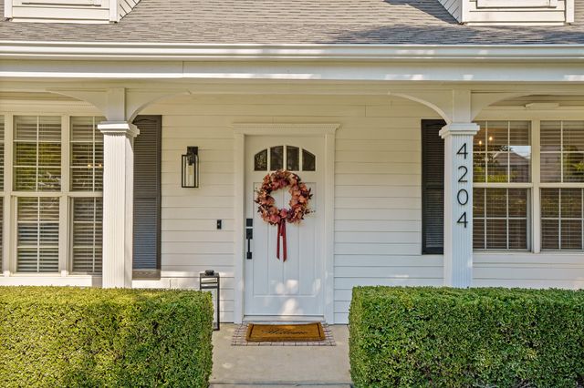 4204 S University Street, Visalia, CA 93277