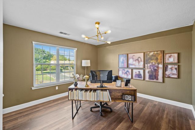 4204 S University Street, Visalia, CA 93277