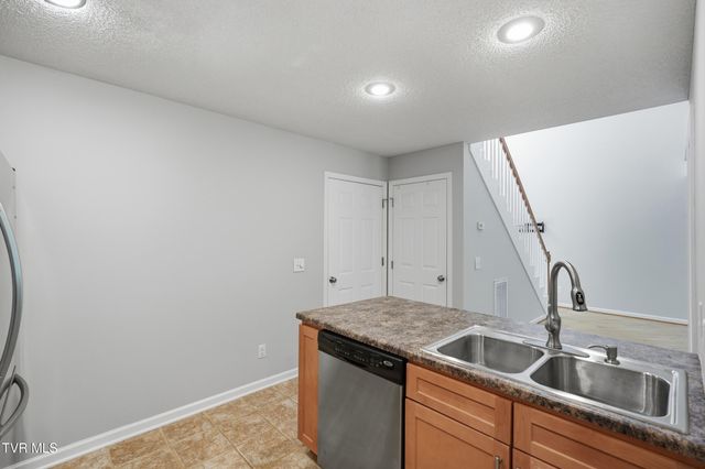 166-B Robinson Walk 166-B, Bristol, TN 37620