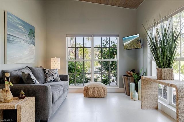 434 Lagoon DR, Sanibel, FL 33957