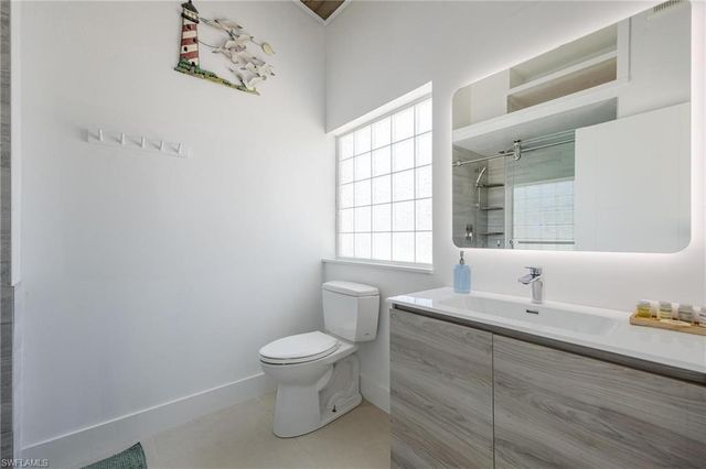 434 Lagoon DR, Sanibel, FL 33957