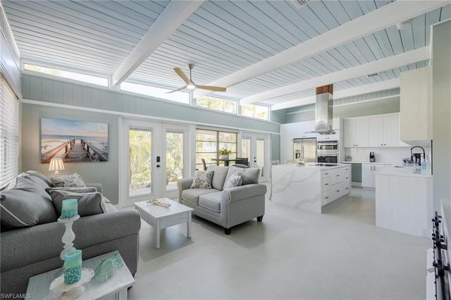434 Lagoon DR, Sanibel, FL 33957
