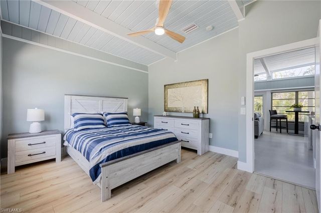 434 Lagoon DR, Sanibel, FL 33957