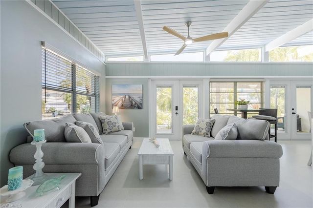 434 Lagoon DR, Sanibel, FL 33957