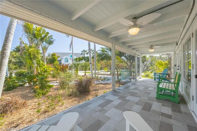 434 Lagoon DR, Sanibel, FL 33957