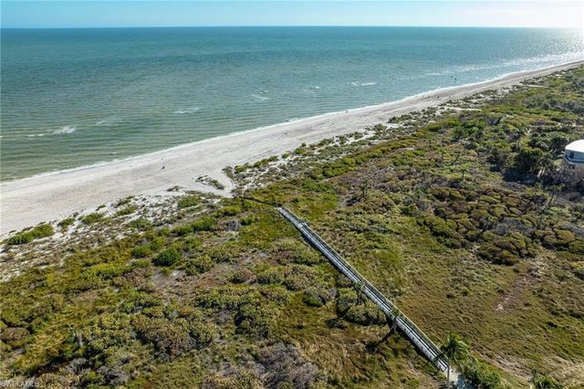434 Lagoon DR, Sanibel, FL 33957