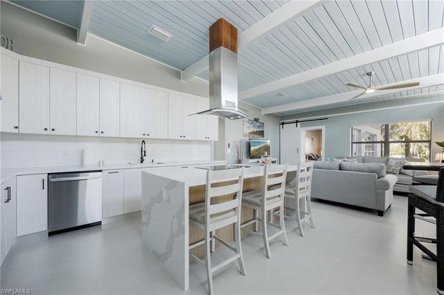 434 Lagoon DR, Sanibel, FL 33957