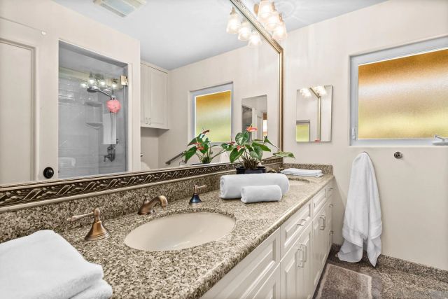 5979 Via Zurita, La Jolla, CA 92037