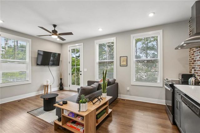 1280 Longreen Terrace NW, Atlanta, GA 30318