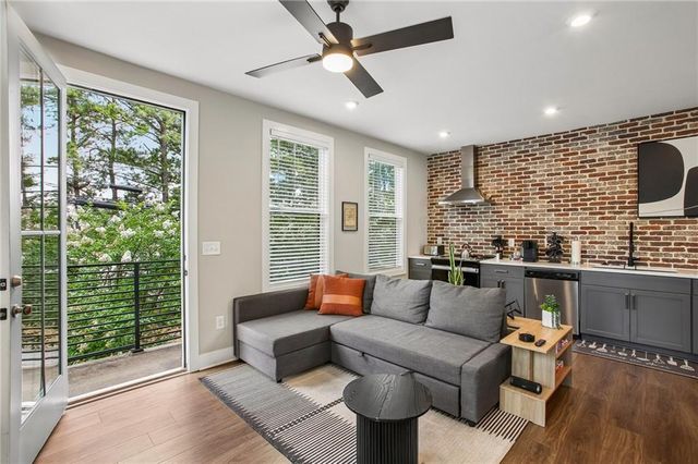 1280 Longreen Terrace NW, Atlanta, GA 30318