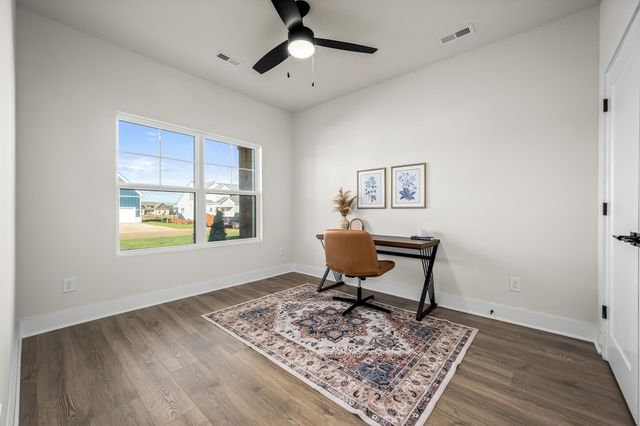 3106 Bootknife Dr, Bell Buckle, TN 37020