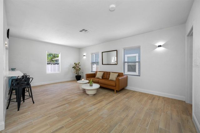 821 19TH AVENUE S, St Petersburg, FL 33705