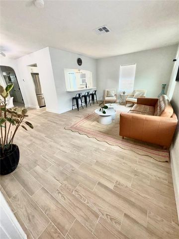 821 19TH AVENUE S, St Petersburg, FL 33705