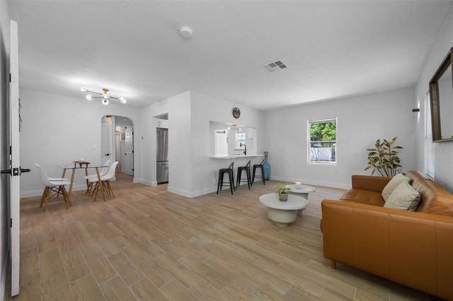 821 19TH AVENUE S, St Petersburg, FL 33705