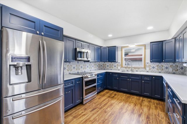 823 S Barnes Avenue, Springfield, MO 65802