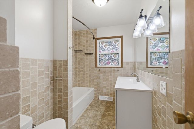 823 S Barnes Avenue, Springfield, MO 65802