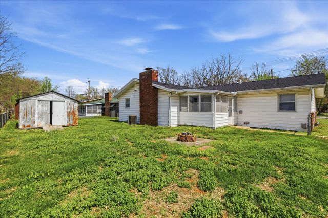 823 S Barnes Avenue, Springfield, MO 65802