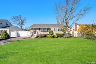 28 Saint Joseph Avenue, Ronkonkoma, NY 11779