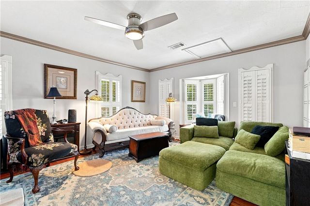 35 Mountain Street, Eureka Springs, AR 72632